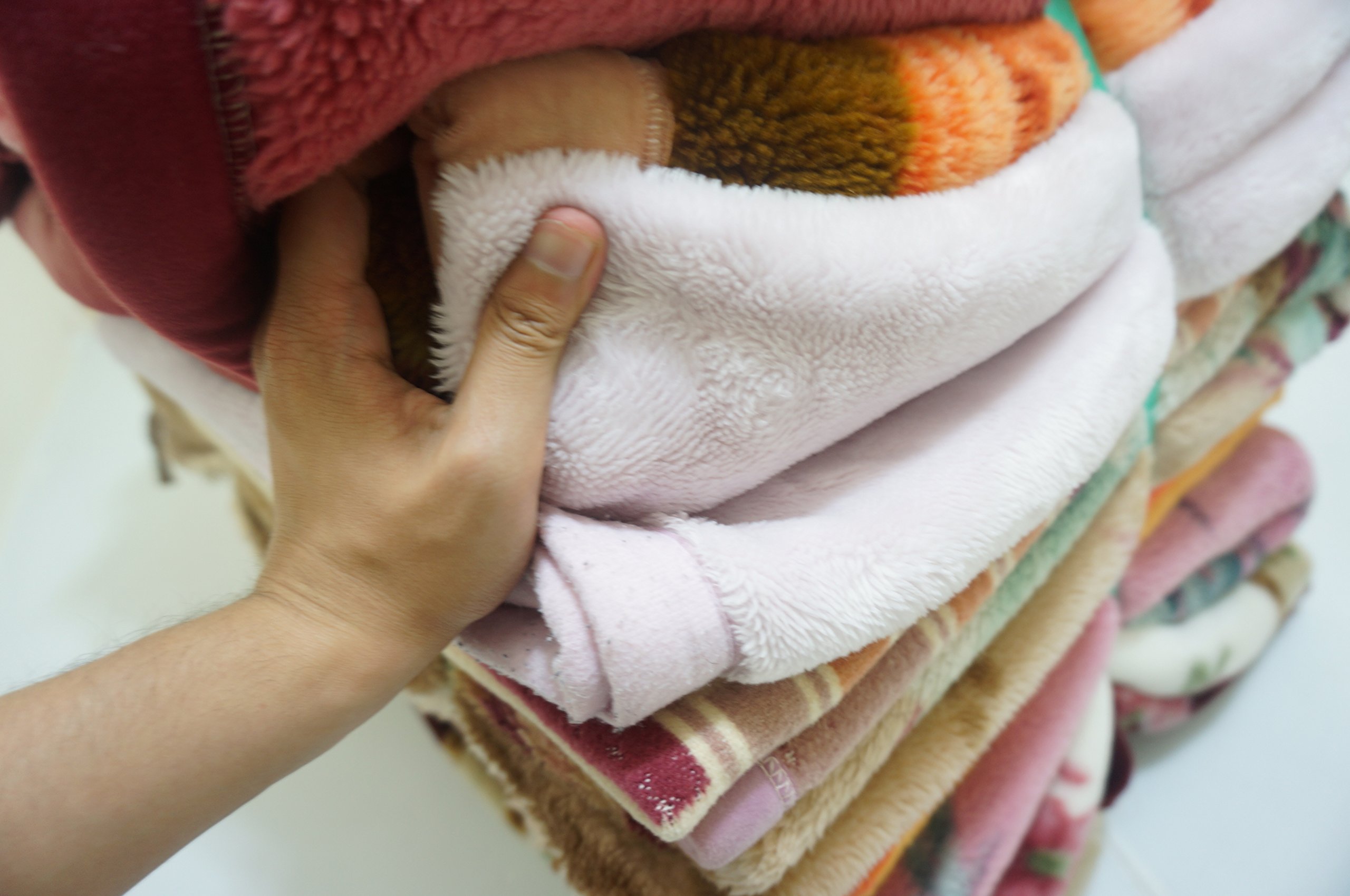 Amazon.co.jp: Used Blankets (Set of 10) Approx. 51.2 x 70.9 inches