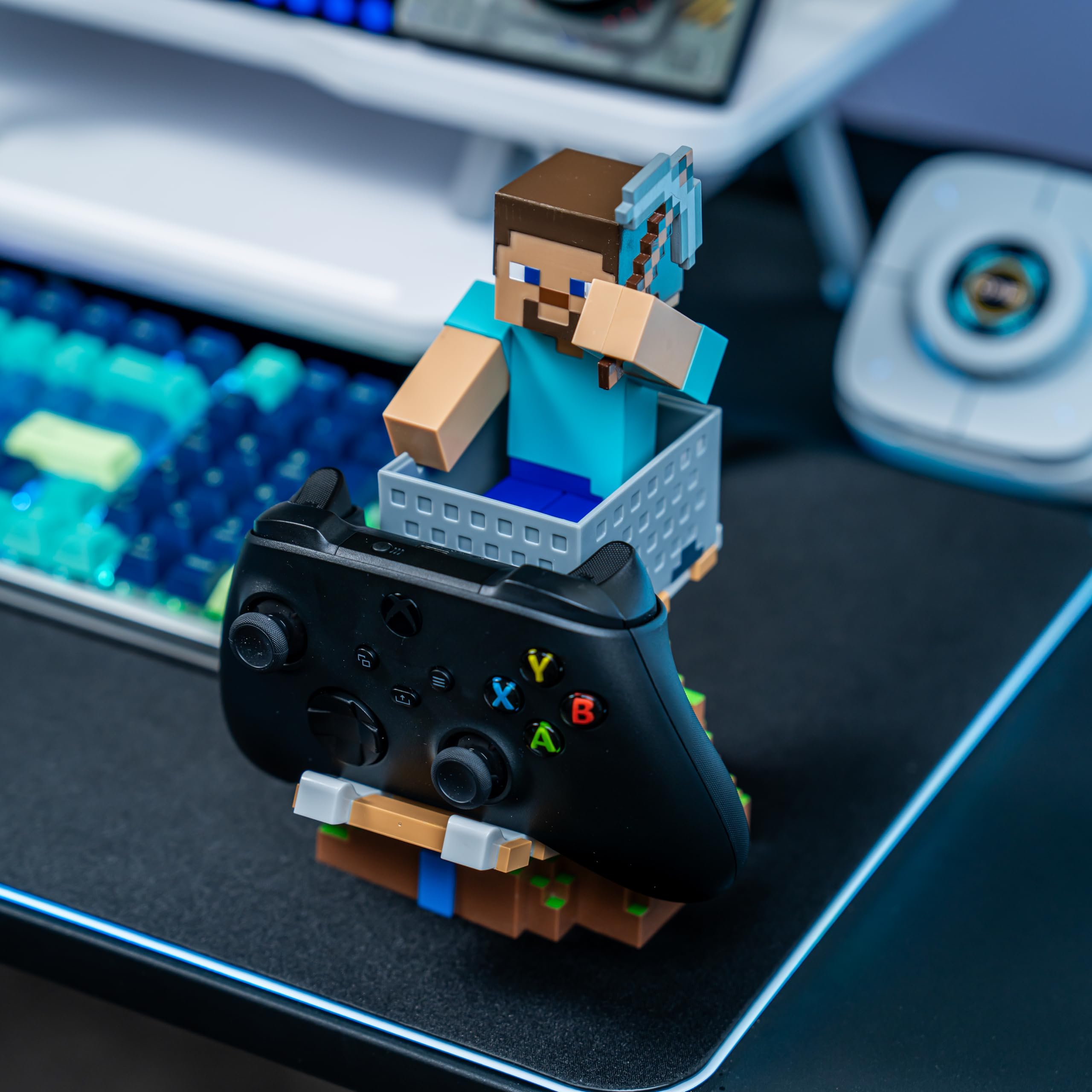 Amazon.com: Cable Guys - Minecraft Steve Gaming Accessories Holder