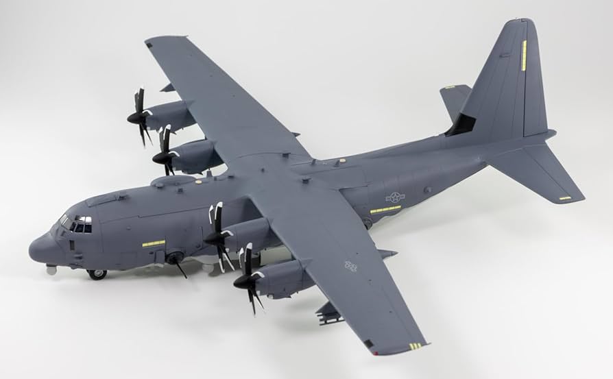 Amazon | グレートウォールホビー 1/144 AC-130J ゴーストライダー