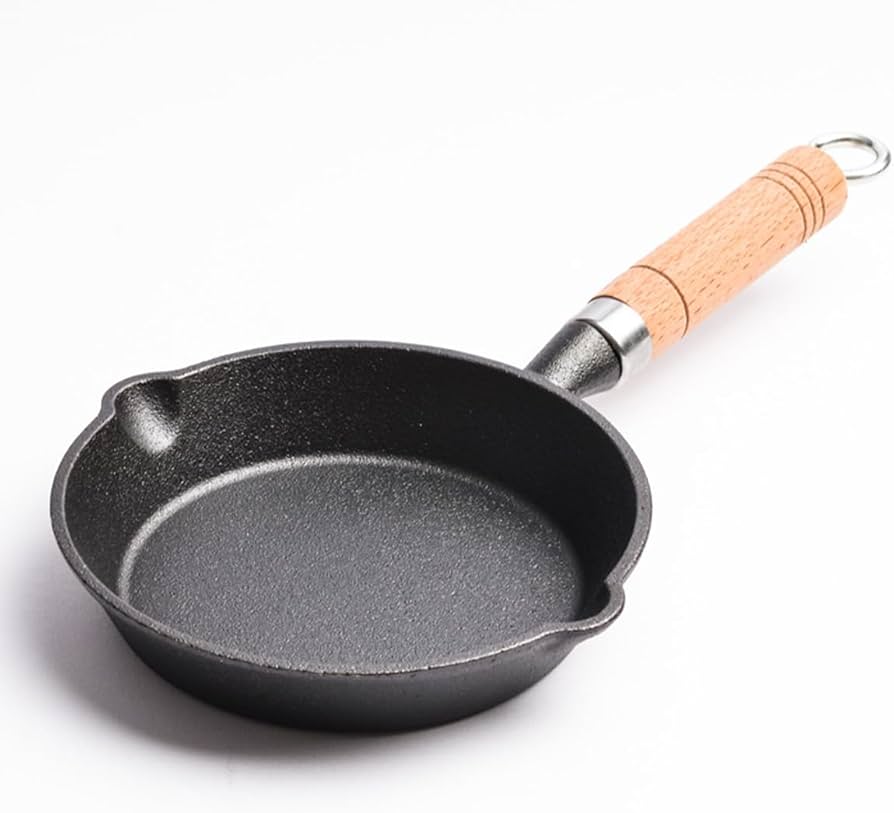 Amazon｜16cm ミニ 鉄 フライパン 目玉焼き フライパン 鋳鉄フライパン