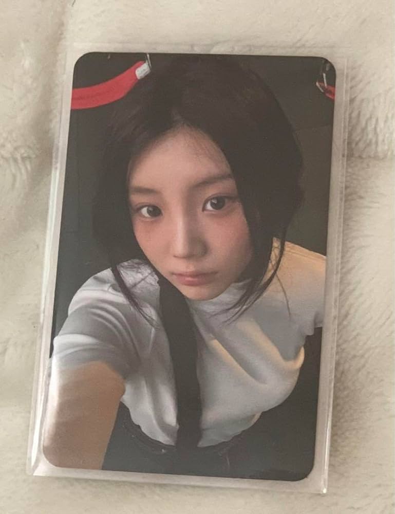 Amazon.co.jp: ILLIT アイリットウォンヒ super real me トレカ : おもちゃ