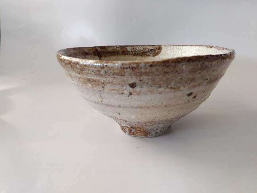 Amazon.co.jp: 灰釉鉄彩茶碗 喜兵窯 猪飼祐一 作 茶碗 共箱 共布 栞