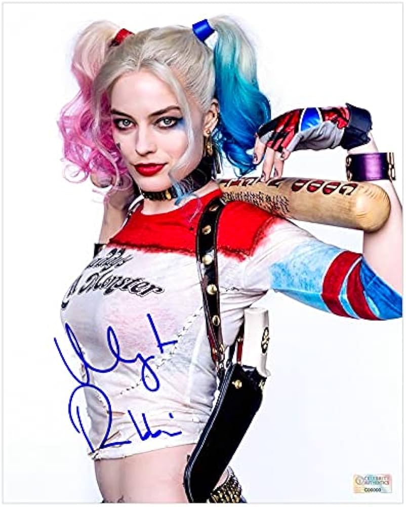 Amazon.com: Margot Robbie Autographed Suicide Squad Harley Quinn 8