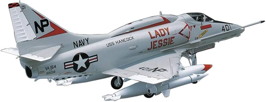 Amazon.com: A-4E-F Skyhawk 1/32 Hasegawa : Arts, Crafts & Sewing