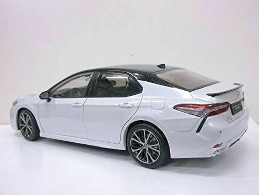 Amazon | TOYOTA特注 1/18 トヨタ カムリ WS (ブラック/ホワイト) 2018