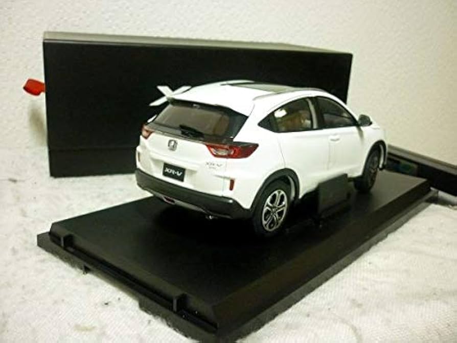 Amazon | ホンダ XR-V 1/18 ミニカー ヴェゼル Vezel 白 SUV