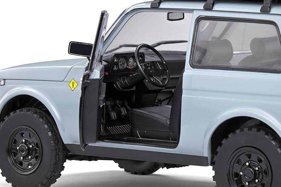 Amazon.co.jp: solido S1807302 1:18 1980 Lada Niva Vlada-Grey