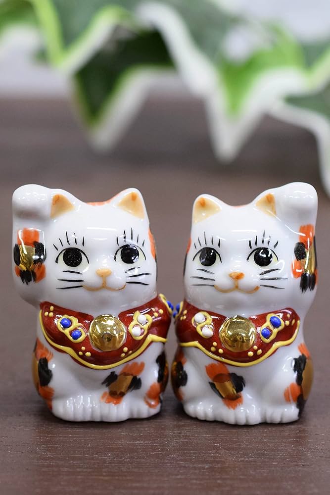 Amazon.co.jp: 九谷焼 ちび招き猫 金三毛 ペア gold-mike-F : ホーム