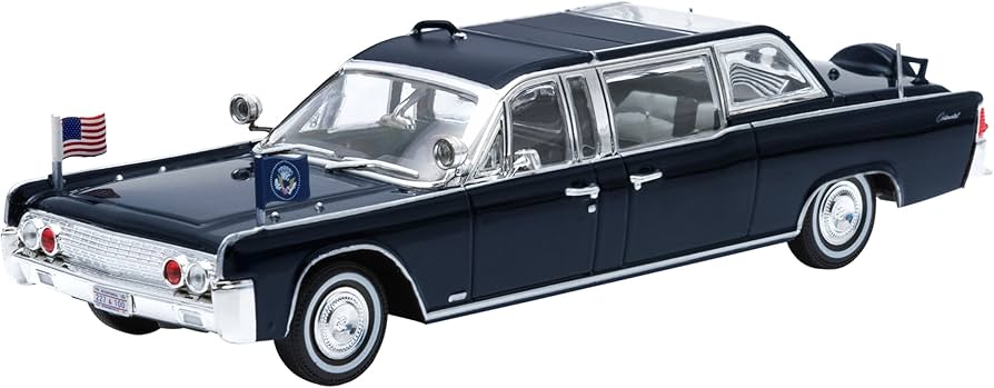 Amazon.com: GreenLight Collectibles Presidential Limo 1961 Lincoln