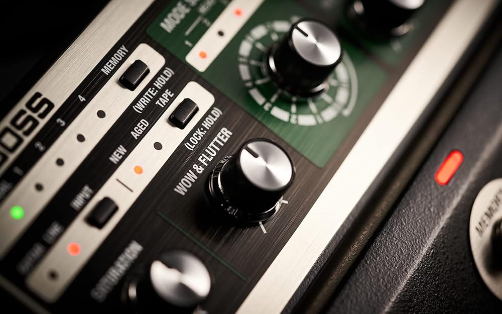 BOSS RE-202 Space Echo - 名機 RE-201 Space Echo のサウンドを最新の