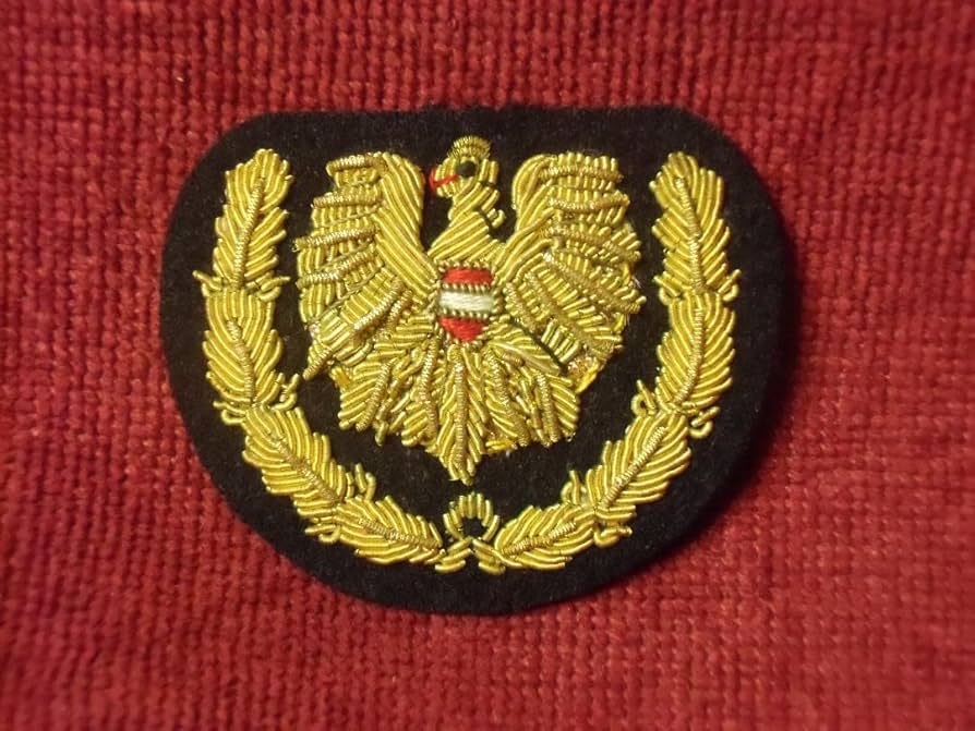 Amazon | Öオーストリア軍 連邦軍 将官 クランツ 帽章（実物） | 戦闘