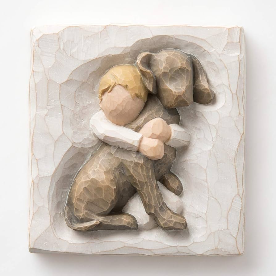 Amazon.com: Willow Tree Hug Plaque, Sculpted Hand-Painted bas