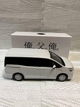 Amazon | 1/30 ミニカー 新型ヴォクシー ハイブリッド VOXY 80系 前期