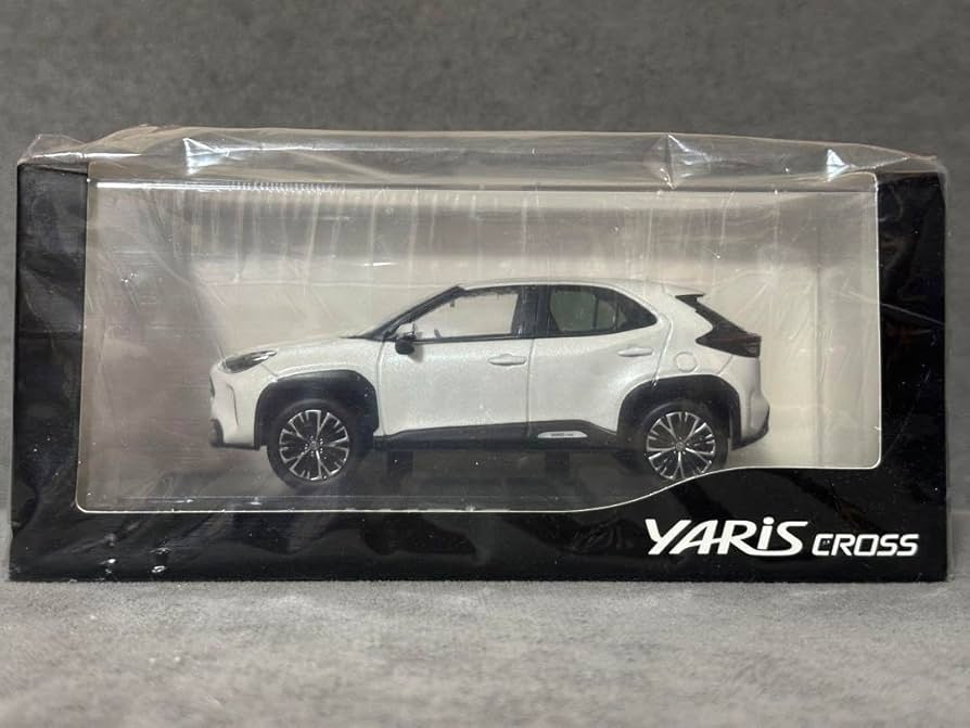 Toyota Yaris Cross 1/30 Mini Car Color Sample 070 White Pearl