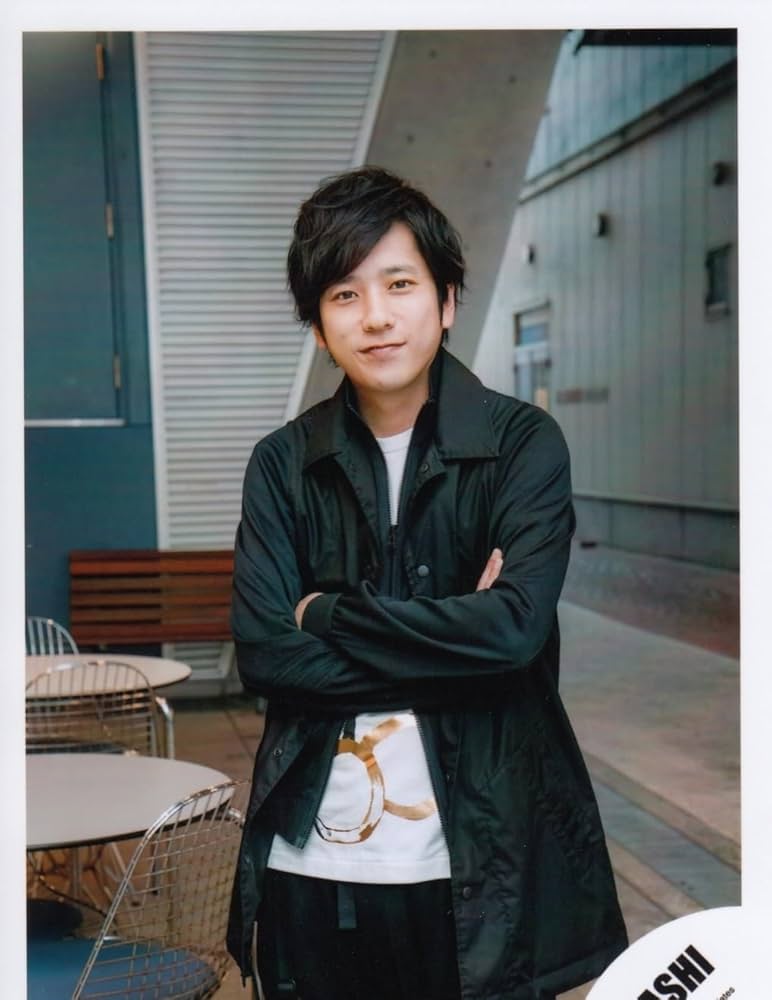 Amazon.co.jp: ARASHI 嵐 公式 生 写真 （二宮和也）ARA00311 : おもちゃ