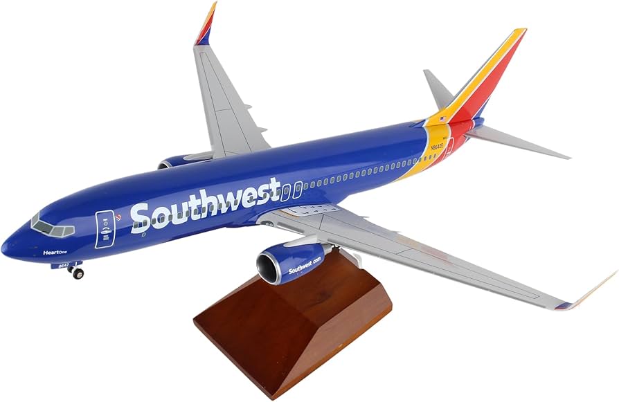 Amazon.com: Skymarks Daron 737-800 Southwest Airplane Model with