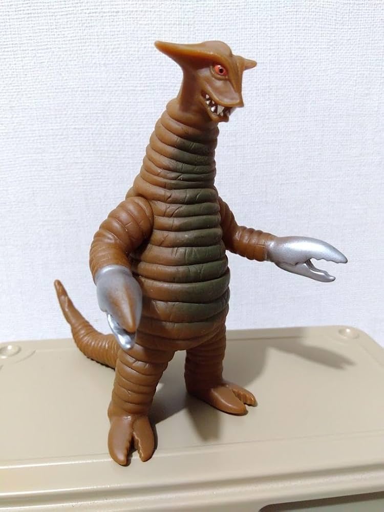 Amazon.co.jp: 絶版 ウルトラ怪獣シリーズ サドラ ソフビ ライブサイン