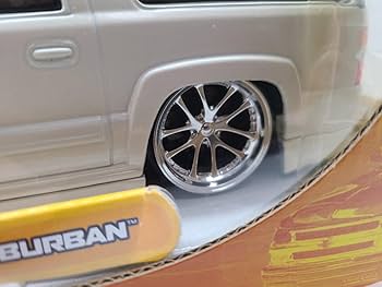 Amazon.co.jp: 1:24 2000 CHEVY SUBURBAN 1/24 サバーバン Suburban