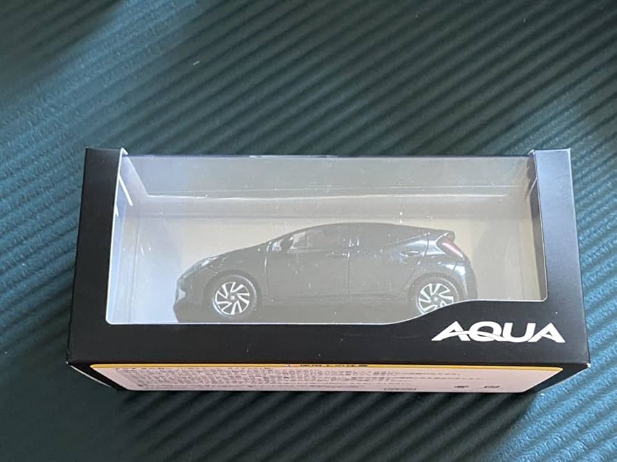 Amazon | 1/30 トヨタ 新型アクア カラーサンプル ミニカー ブラック