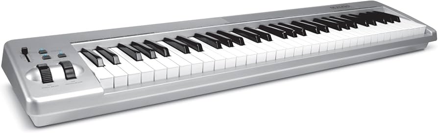 Amazon | 【正規品】 M-AUDIO 61鍵盤セミウェイテッドUSB MIDI