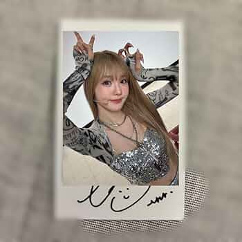 Amazon.co.jp: WOOAH ナナ 直筆サイン入り ポラロイド : おもちゃ