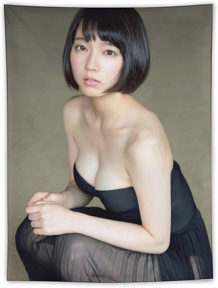Amazon.co.jp: 吉岡里帆 写真ポスター (5) タペストリー クール