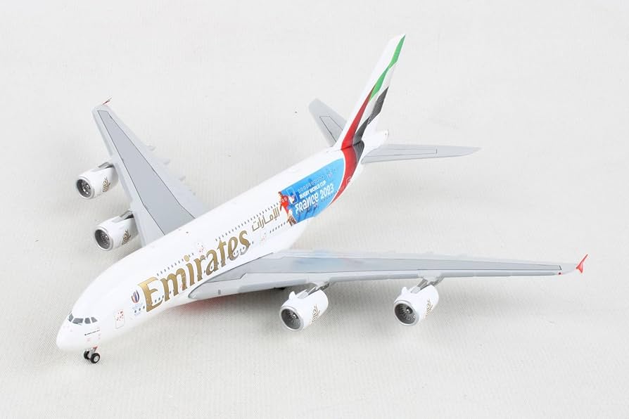 Amazon.co.jp: Airbus A380-800 民間航空機 エミレーツ航空 - 2023年