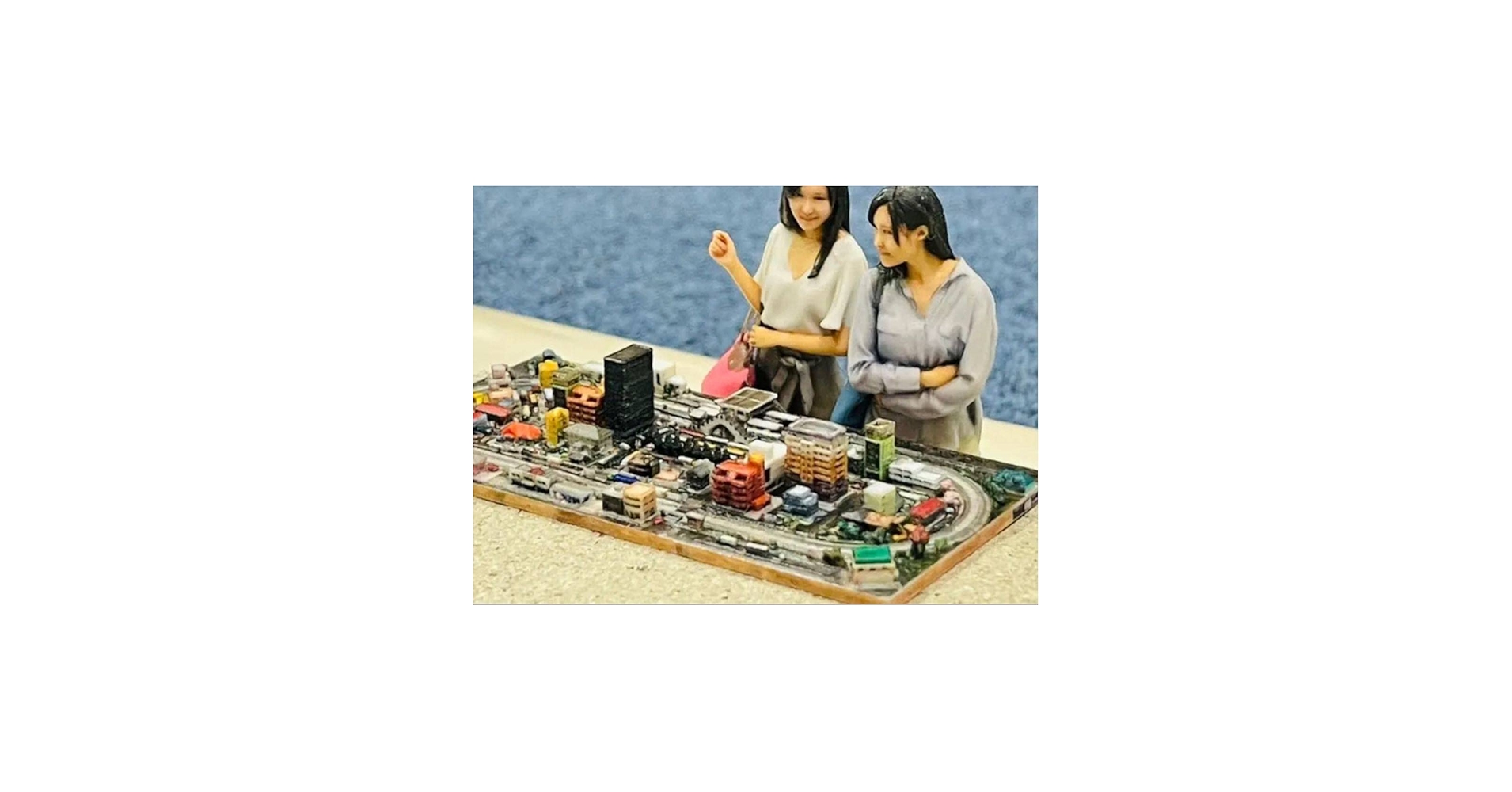 Amazon | ミニチュアフィギュアに1/18ミニミニ鉄道模型1/64より小N