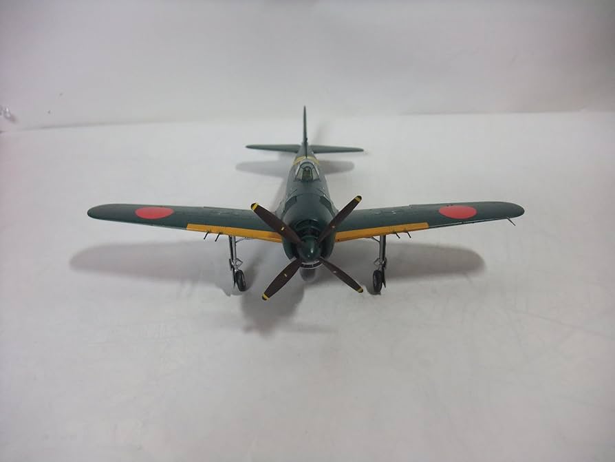 Amazon | 完成品 紫電改 日本海軍戦闘機 サイズ48分の1