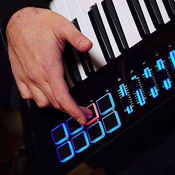 Amazon | Alesis ワイヤレスUSB/MIDI ショルダーキーボード