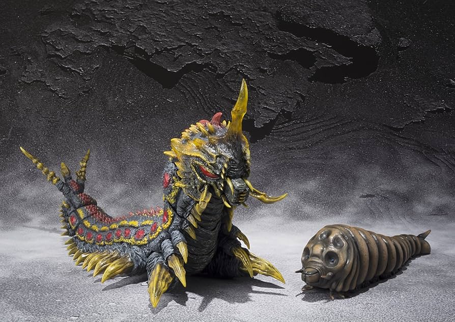 Amazon.co.jp: S.H.モンスターアーツ モスラ（幼虫）＆バトラ（幼虫