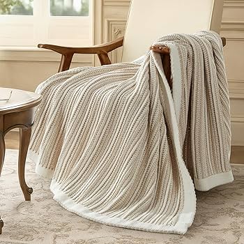 Amazon｜Amélie Home ストライプニットスローブランケット カウチ用