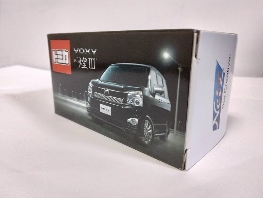 Amazon.co.jp: トミカ特注トヨタ VOXY 煌III ベトナム製ミニカー