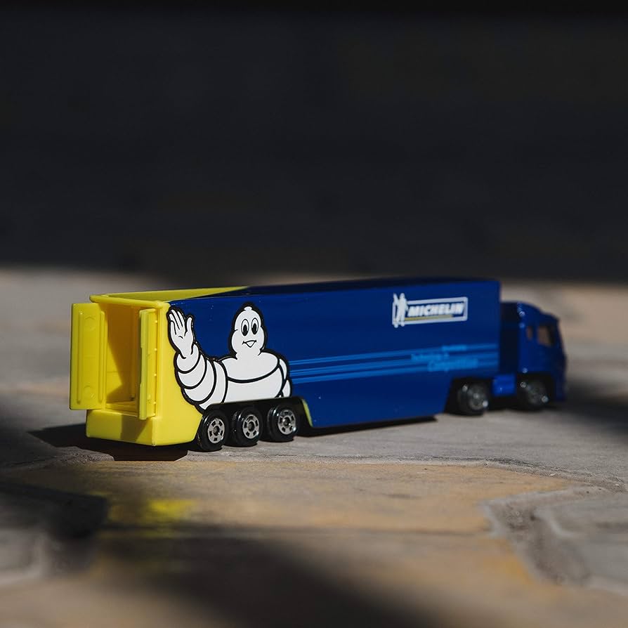 Amazon | タカラトミー トミカ No.135 ミシュラン モータースポーツ