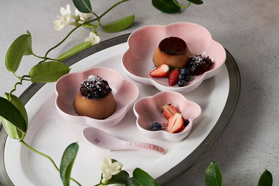 Amazon｜ル・クルーゼ(Le Creuset) フラワー・ディッシュ＆レンゲ