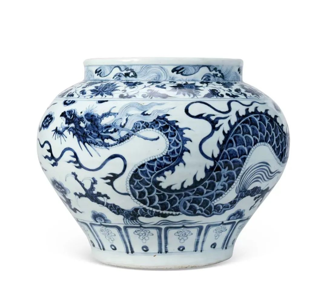 文艺复兴西方名画里，为什么诸神拿着中国青花瓷？