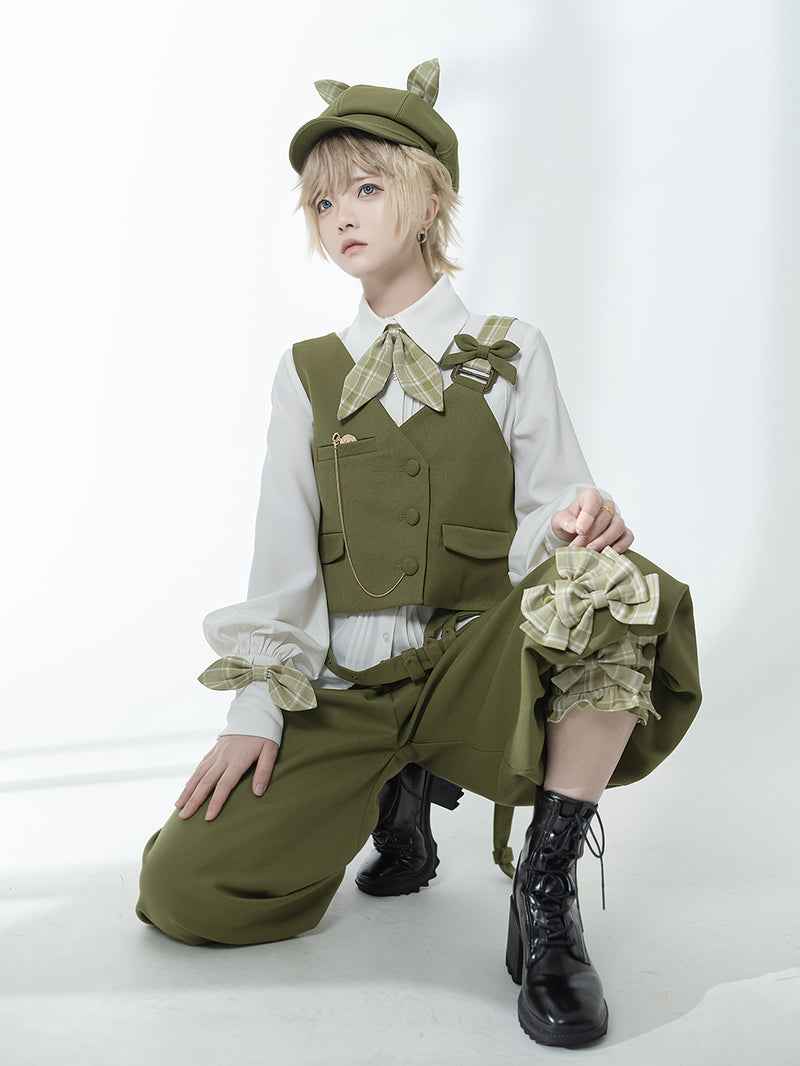 秘密探偵のリボンベストとクロップドパンツとプリーツブラウス（モス