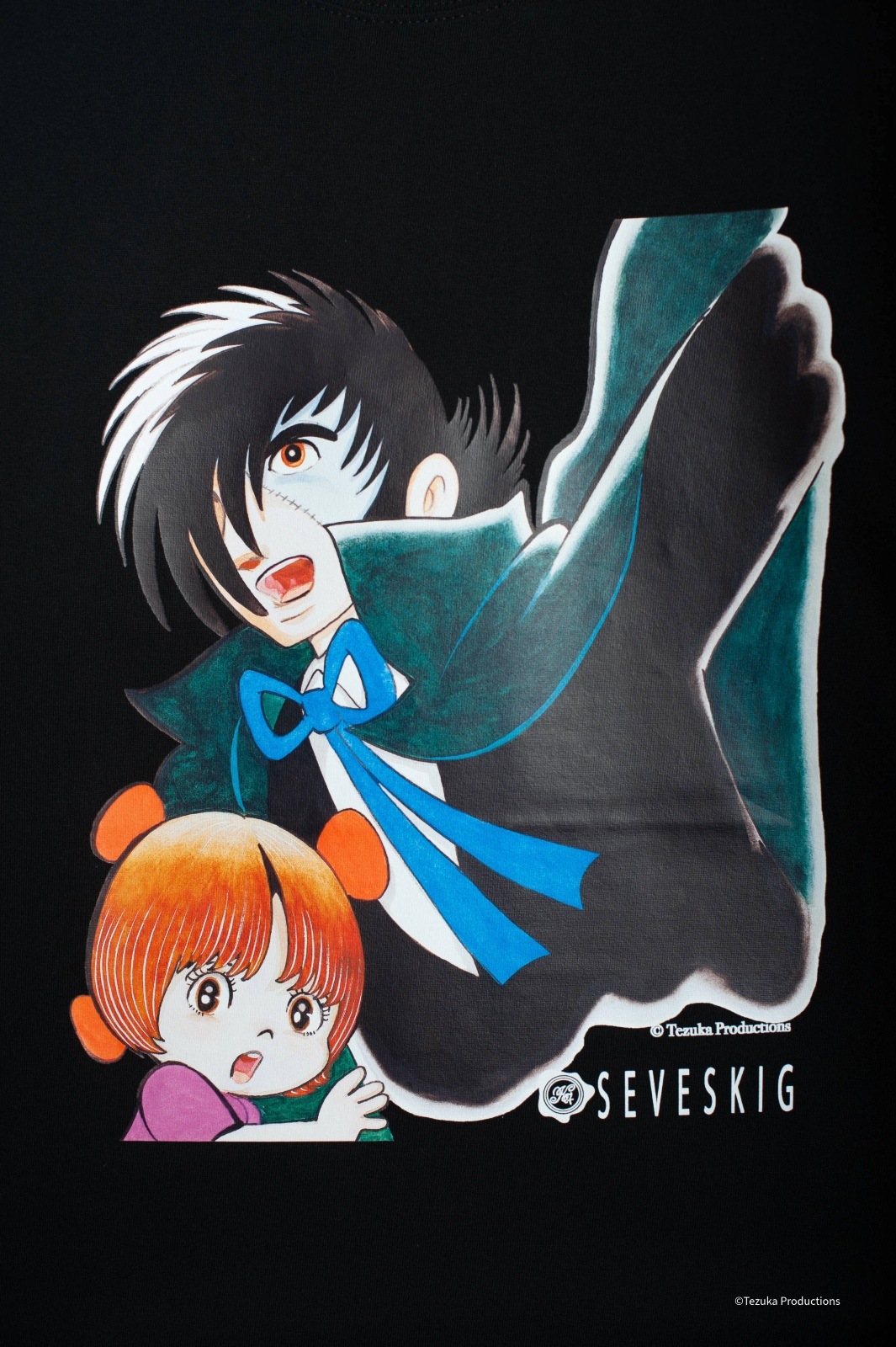 TEZUKA WORLD×SEVESKIG S/SL Tee Ver.ブラック・ジャック BLACK
