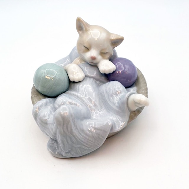 LLADRO/NAO リヤドロ/ナオ かごの中で眠る猫 Comfy Kitty スぺイン製