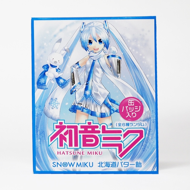 初音ミク 北海道バター飴 缶バッジ入り（全6種ランダム） | おかし