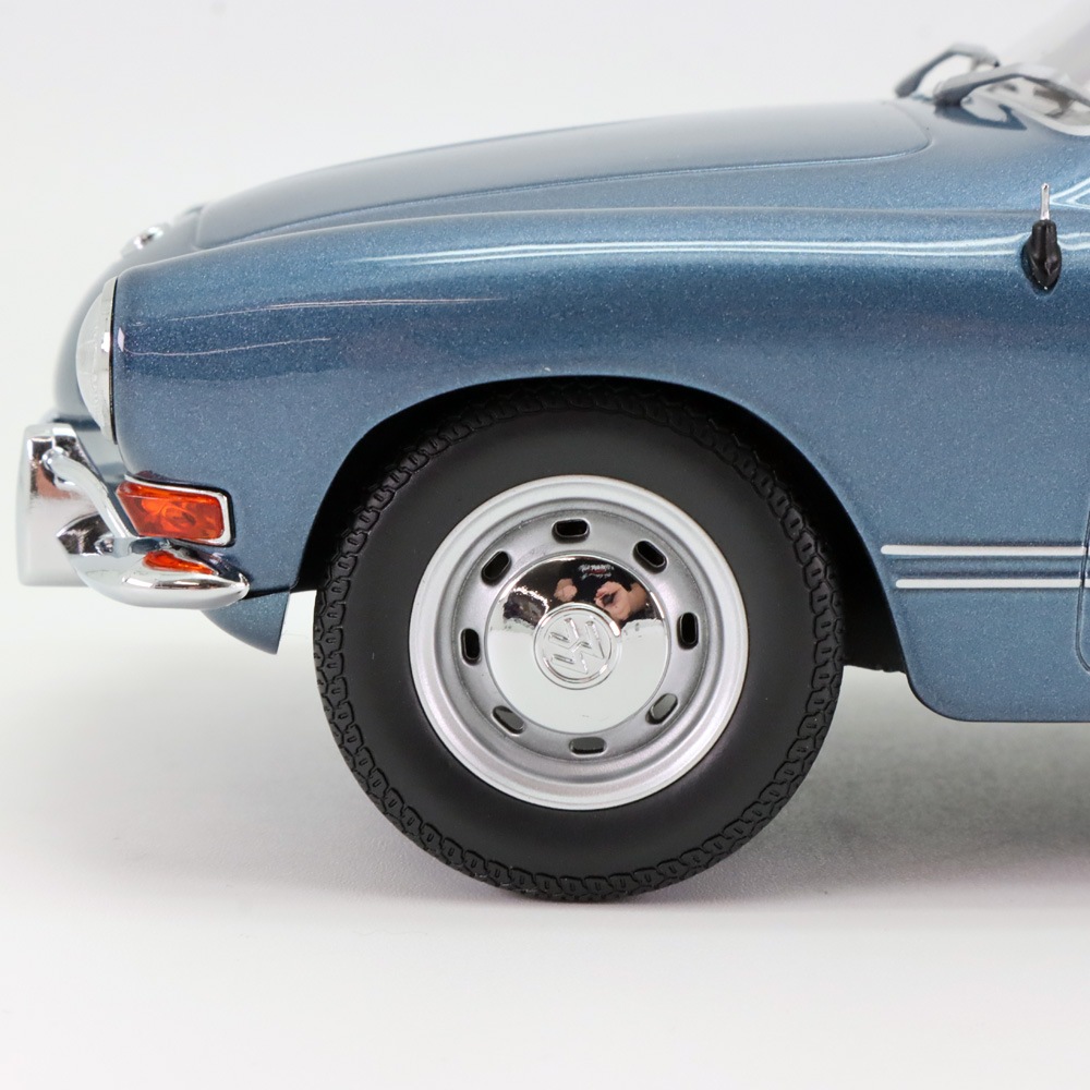 ミニチャンプス 1/18 フォルクスワーゲン カルマンギア クーペ 1970年