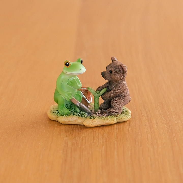 お花を育てるカエルとクマ コポー Copeau - カエルのコポーならクッチーナ