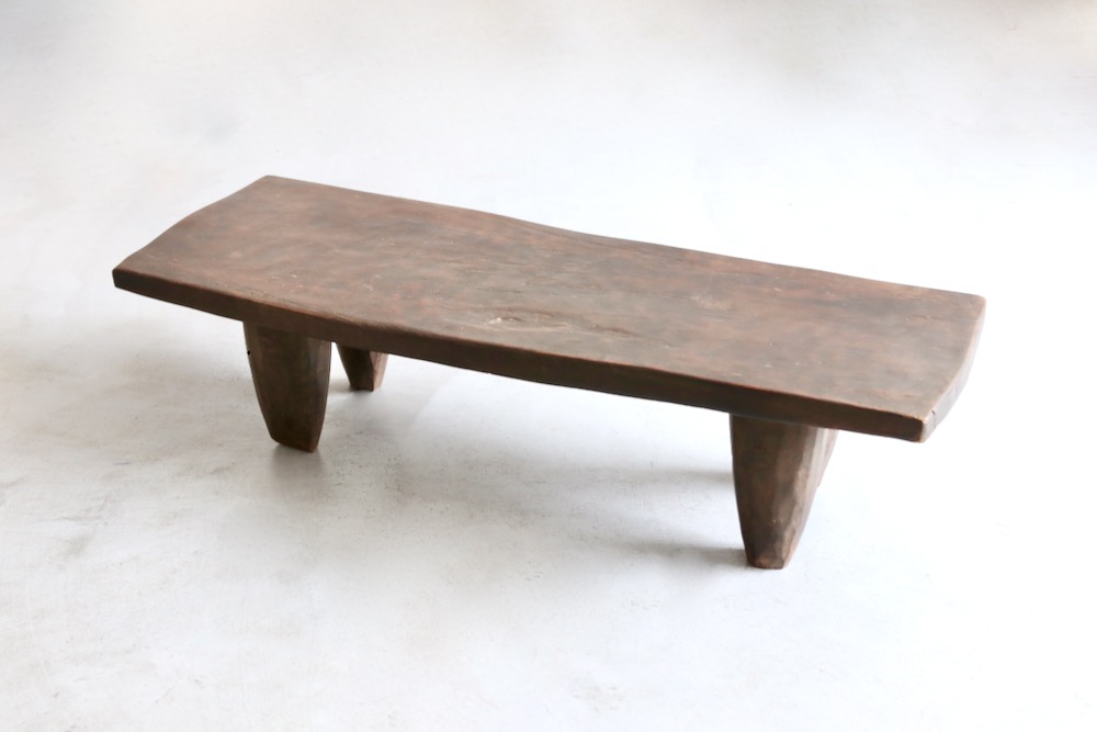 African Crafts (アフリカ工芸品) “セヌフォ族のテーブル - LIGHT