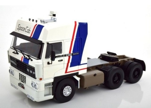 新品 RK180091 ROAD KINGS 1/18 DAF 3300 Space Cab 1982 white/blue