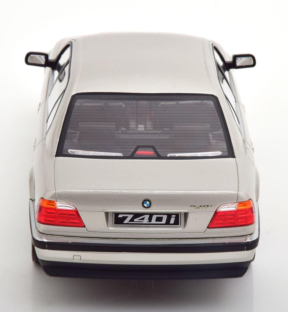 新品 KKDC180365 KK scale 1/18 BMW 740i E38 1.series 1994 silver
