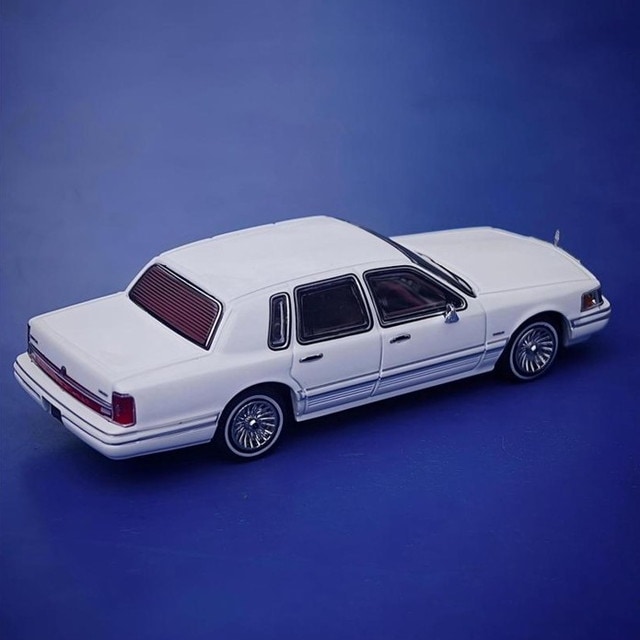 新品 MK Miniatures 1/64 フォード リンカーン タウンカー Lincoln