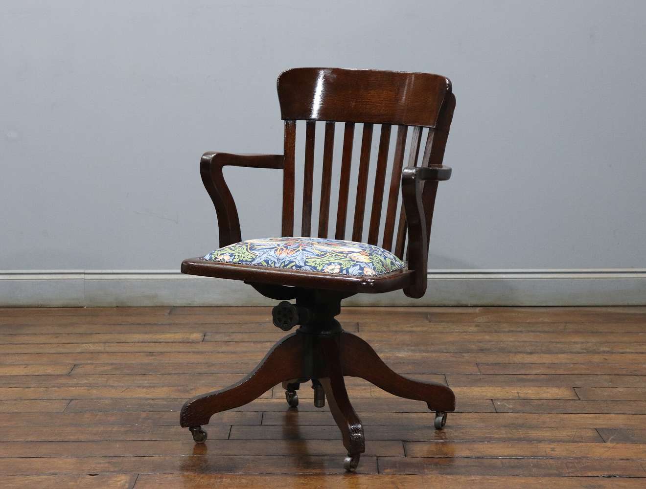 イギリスアンティークアームチェアヴィクトリアン様式WilliamMorris