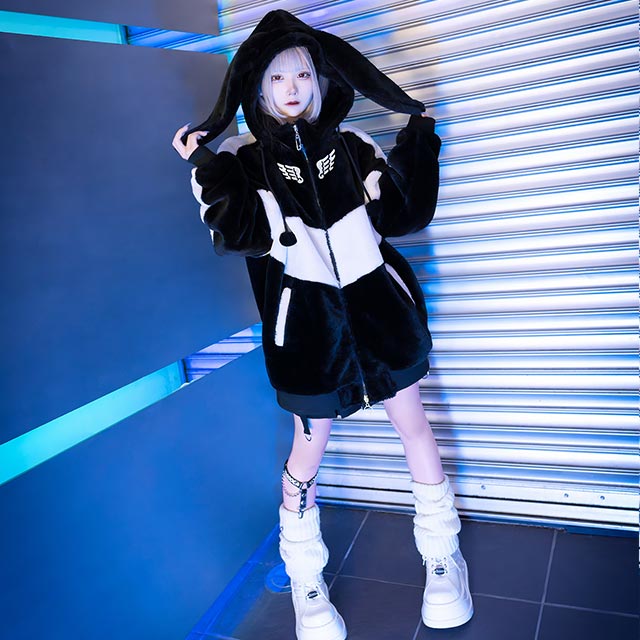 うさ耳天使のファーブルゾン【BLACK】｜LISTEN FLAVOR(リッスン