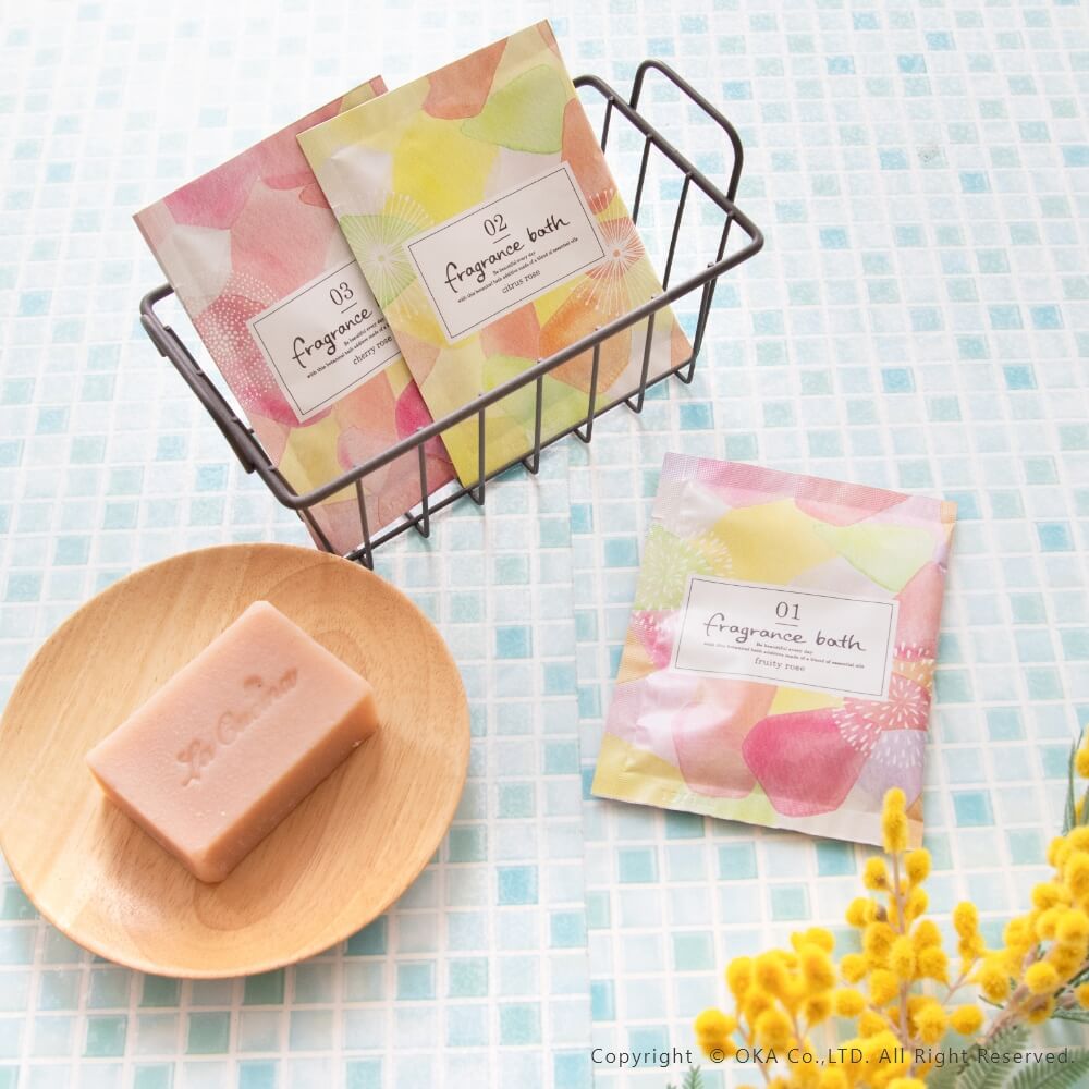 フレグランスバス （ 入浴剤 3種類のフレグランス 30g プチギフト