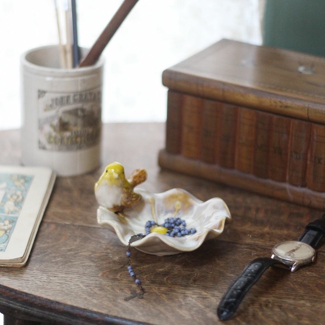 かわいい陶器のバードトレイ 花と小鳥 アクセサリー 収納 (☆2月6日
